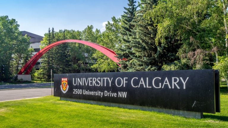 University of Calgary International Entrance Scholarship 2025 for International Students