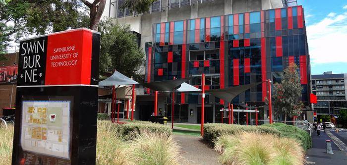 Swinburne Welcome Scholarships 2026 – Full Fee Waiver for Asylum Seekers & Refugees in Australia